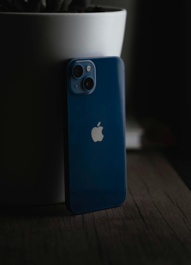 Imagen de iPhone 13 mini azul